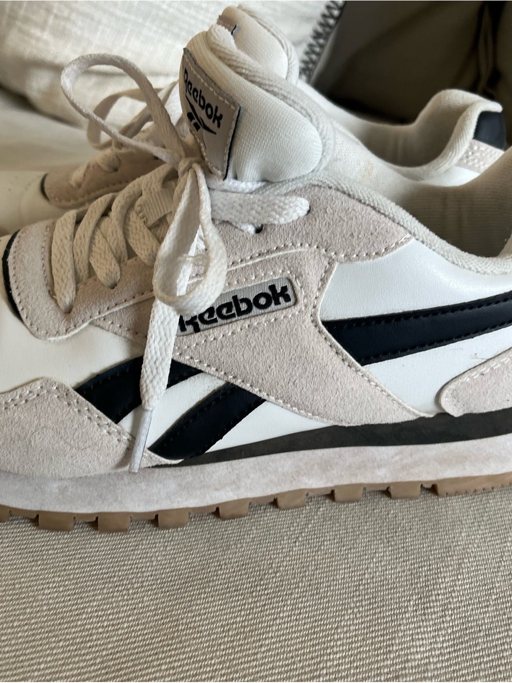 Reebok Ladies white sneakers. Size 8.5 (like new)